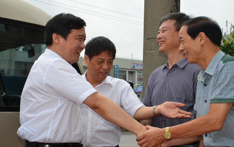 2012年8月,嘉興市委書(shū)記、人大主任李衛寧一行蒞臨公司視察指導