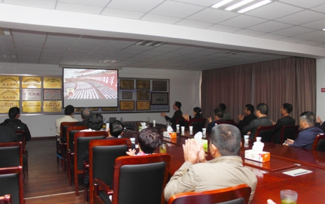 組織黨員集體收看黨的十九大開(kāi)幕會(huì )盛況