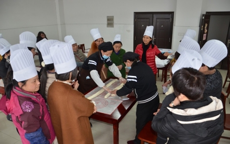 巧滋巧味巧手制--記2018年公司女職工三八節中式點(diǎn)心制作活動(dòng)