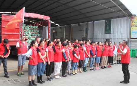 志愿服務(wù)助力衛生文明市場(chǎng)創(chuàng  )建