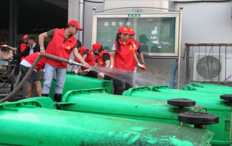 志愿服務(wù)助力衛生文明市場(chǎng)創(chuàng  )建