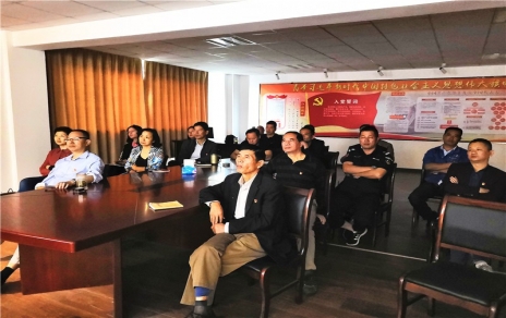 聆聽(tīng)黨課，增強做好群眾工作的能力和責任心