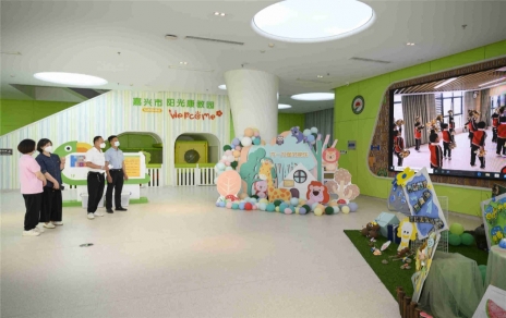 問(wèn)候聲聲，愛(ài)心的腳步不停歇