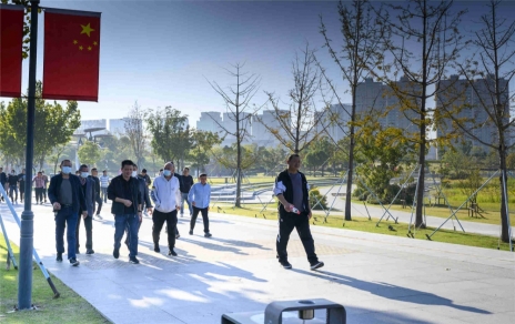 添新勁、出新彩，向著(zhù)新的征程 --- 組織開(kāi)展環(huán)湖勁走活動(dòng)