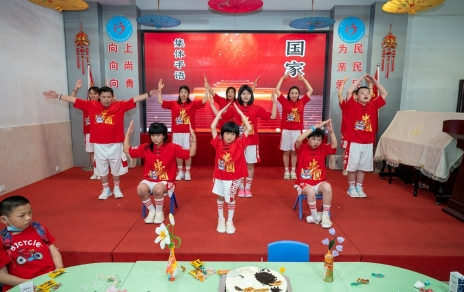 “水點(diǎn)點(diǎn)”---用心暖童心，用情伴成長(cháng)！