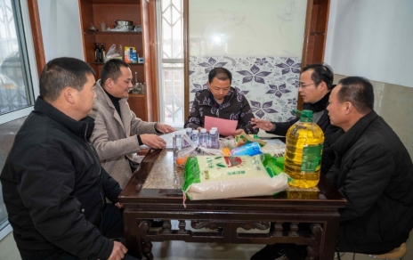 2024，在涌動(dòng)的愛(ài)心中，溫暖開(kāi)啟…